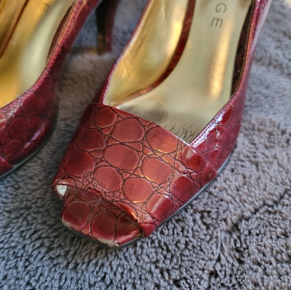Rampage Mystic Wine Faux Alligator Heels, size 8M - Picture 3 of 12